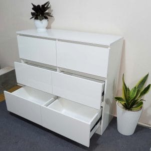 Tủ 6 ngăn kéo màu trắng khi mở các hộc – TIGA0002