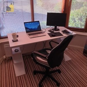 Decor bàn làm việc đơn giản